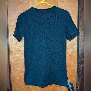 Perry Ellis portfolio woman's small black T-shirt